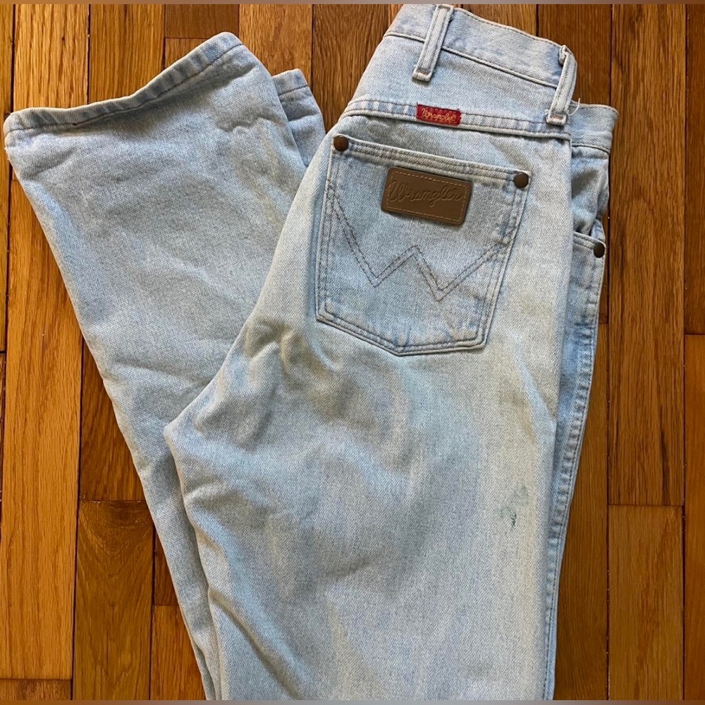 Wrangler light wash straight jeans